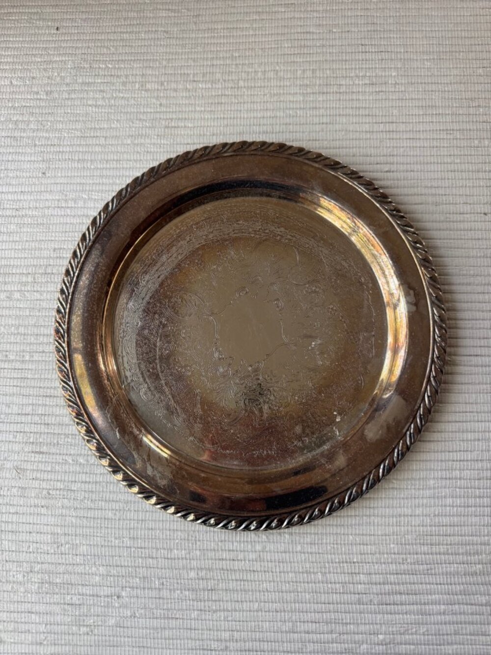 Vintage Oneida Silverplate Round Serving Tray — Engraved Floral, Rope Edge 11in